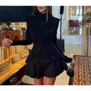 Chic Cocktail Dress with Structured Bodice and Flared Skirt
