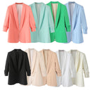 Chic Women's Blazer Jacket with Stylish Cut and Handy Pockets