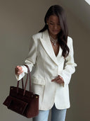Chic Women's Blazer with Contemporary Design