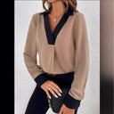 Chic Blouse with Contrasting Collar for Women