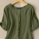Chic Women's Linen Blouse with Buttoned Neckline