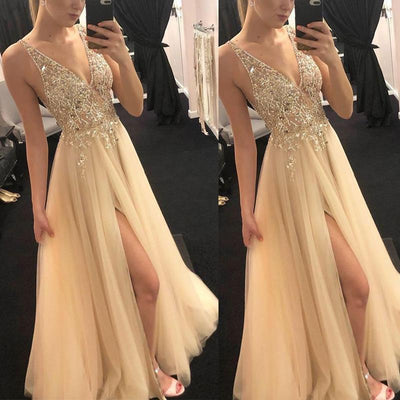 Chic Evening Dress with High-Slit and Glittering Appliqué