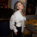 Chic Blouse with Statement Sleeves and Refined Style