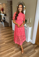 Chic Lace Dress for Effortless Style