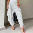 Glitter-Accented Jogging Pants for Stylish Athletes