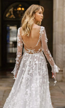 Chic Lace Bridal Gown for Enchanting Weddings
