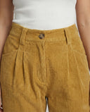 Chic Corduroy Trousers for Effortless Style