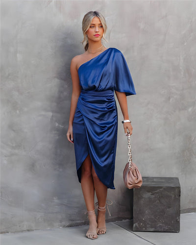 Chic Silk Evening Dress for Special Occasions