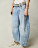 Chic Women's Straight Jeans - Trendy Style