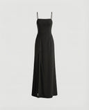 Chic Evening Dress with Flowing Skirt and Deep Slit