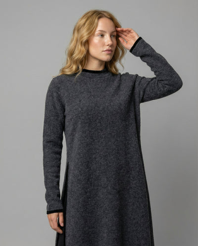 Chic Midi Dress with Stylish Side Slit